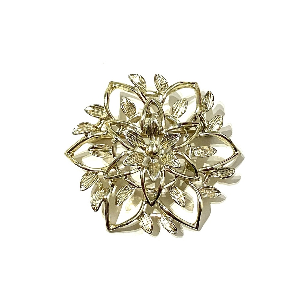 Sarah Coventry Light Gold Tone Flower Brooch